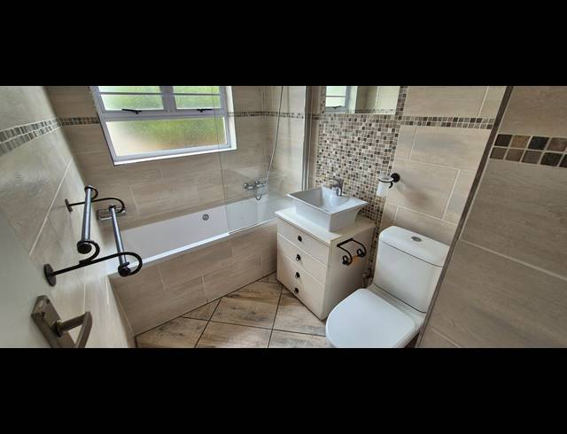 3 BEDROOM HOUSE TO LET IN WAVES EDGE